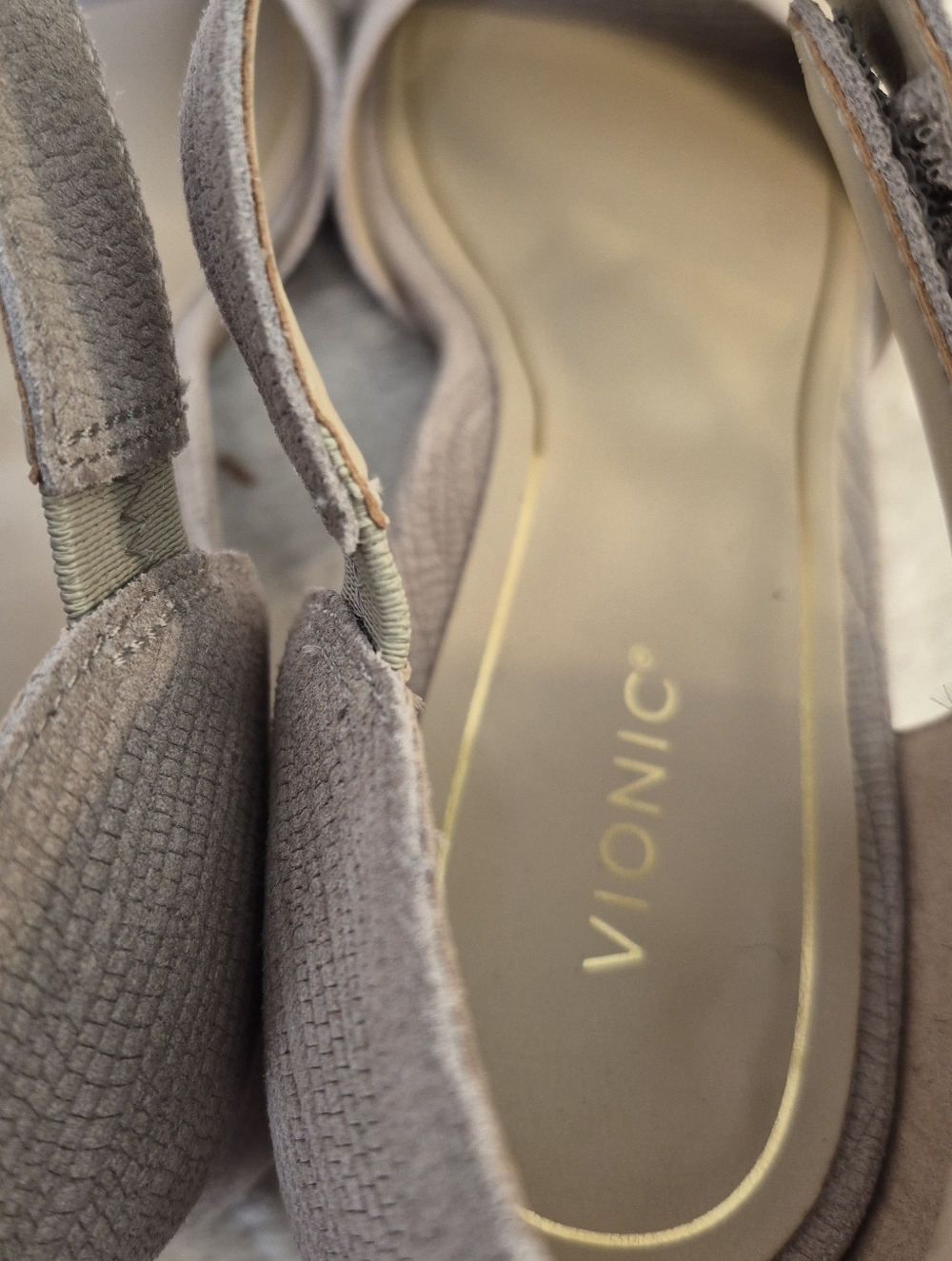 NEW Vionic Chardonnay Sandals Beige Cobblestone Leather Dress Heels Size 9.5 - Picture 13 of 15